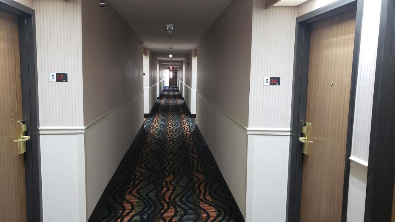 Red Roof Inn Бренсон Екстер'єр фото