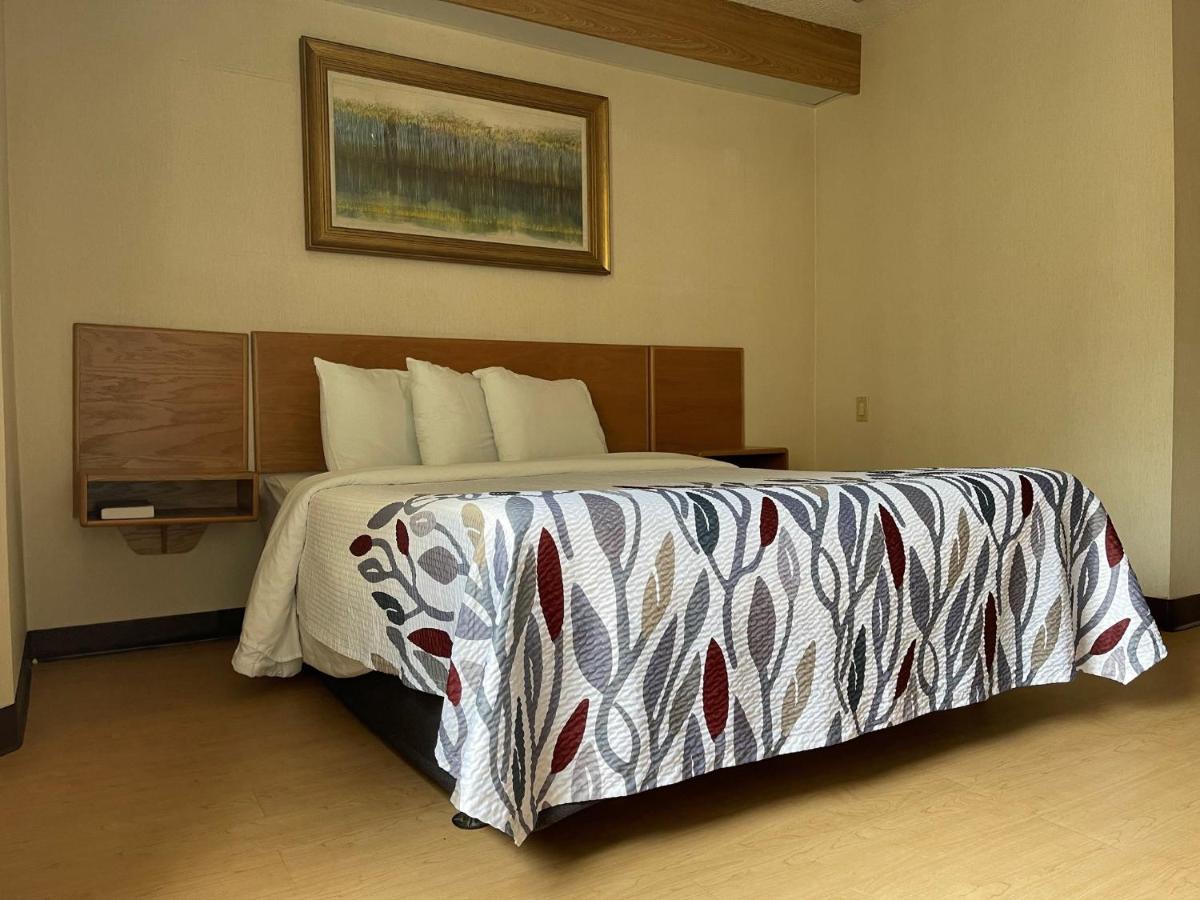 Red Roof Inn Бренсон Екстер'єр фото