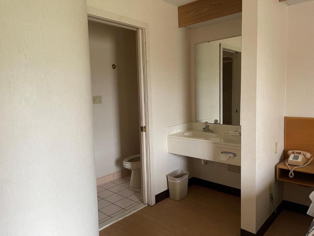 Red Roof Inn Бренсон Екстер'єр фото